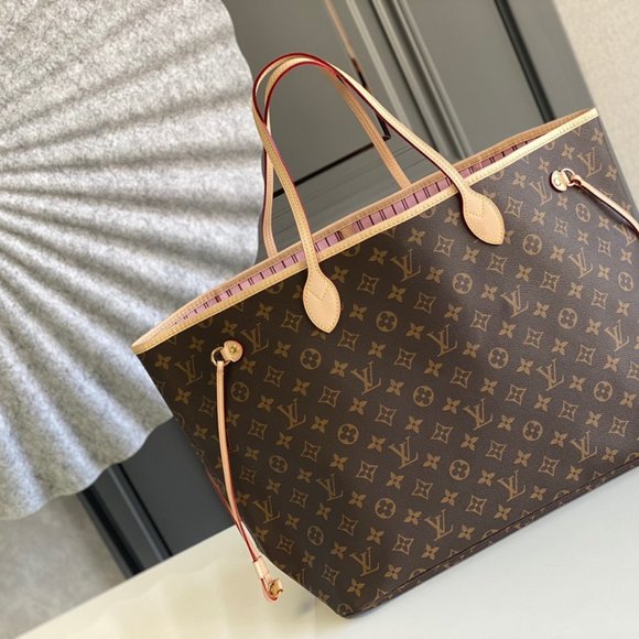 Louis Vuitton Monogram Neverfull MM tote bagLouis Vuitton Monogram Neverfull MM - Picture 1 of 9